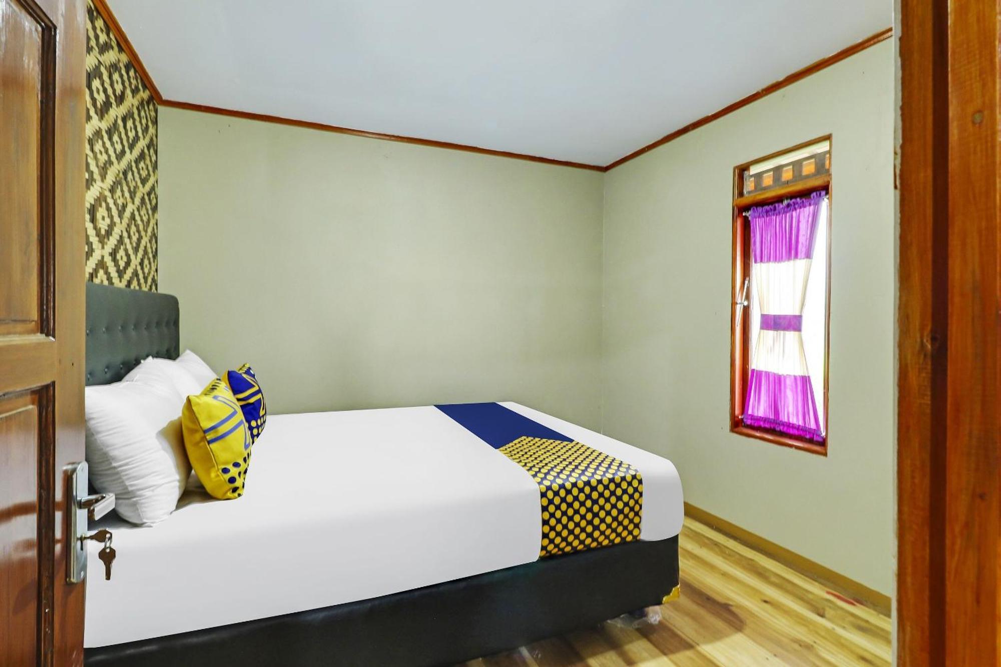 Oyo Homes 90956 Desa Wisata Guranteng Pendjalu Экстерьер фото