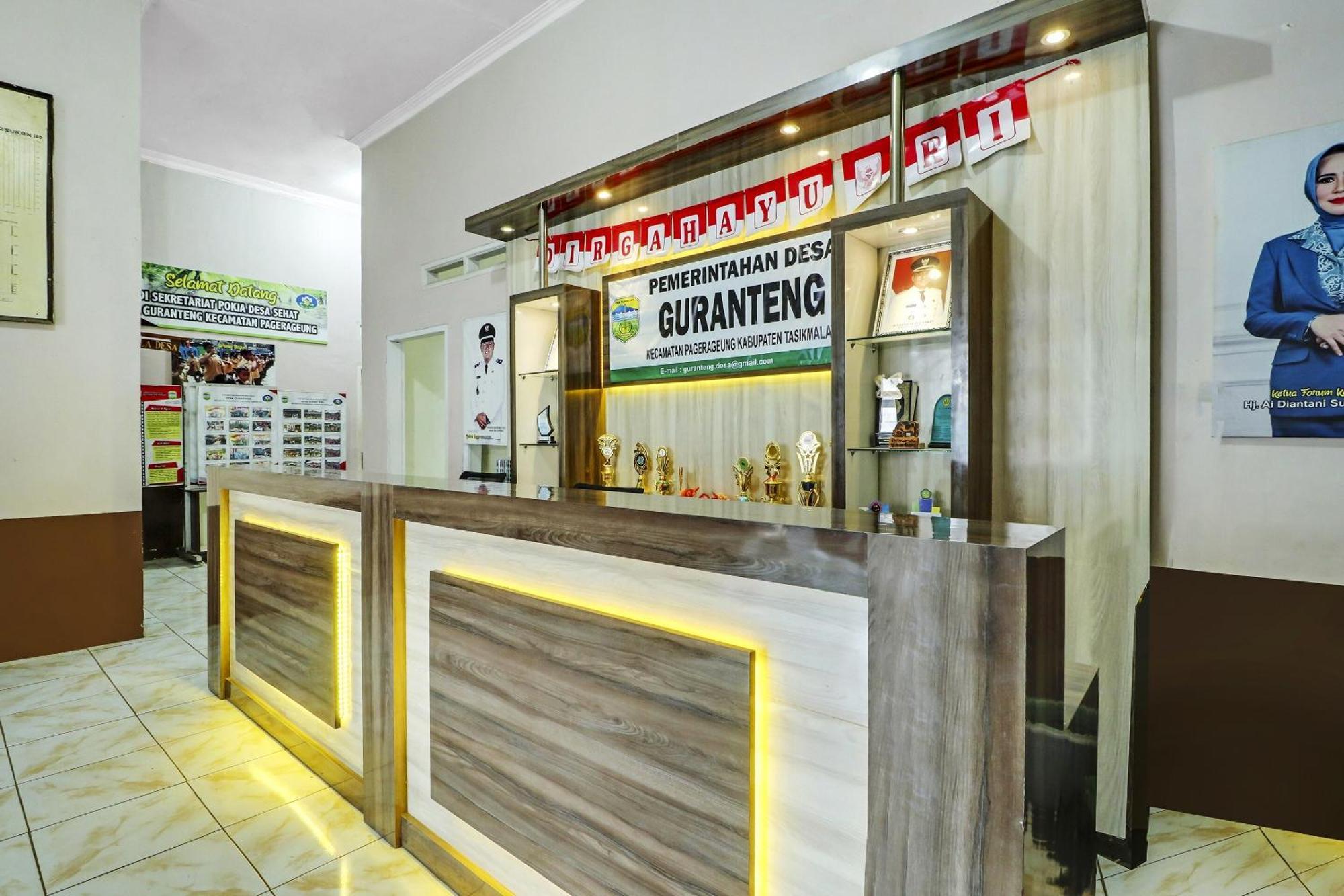 Oyo Homes 90956 Desa Wisata Guranteng Pendjalu Экстерьер фото