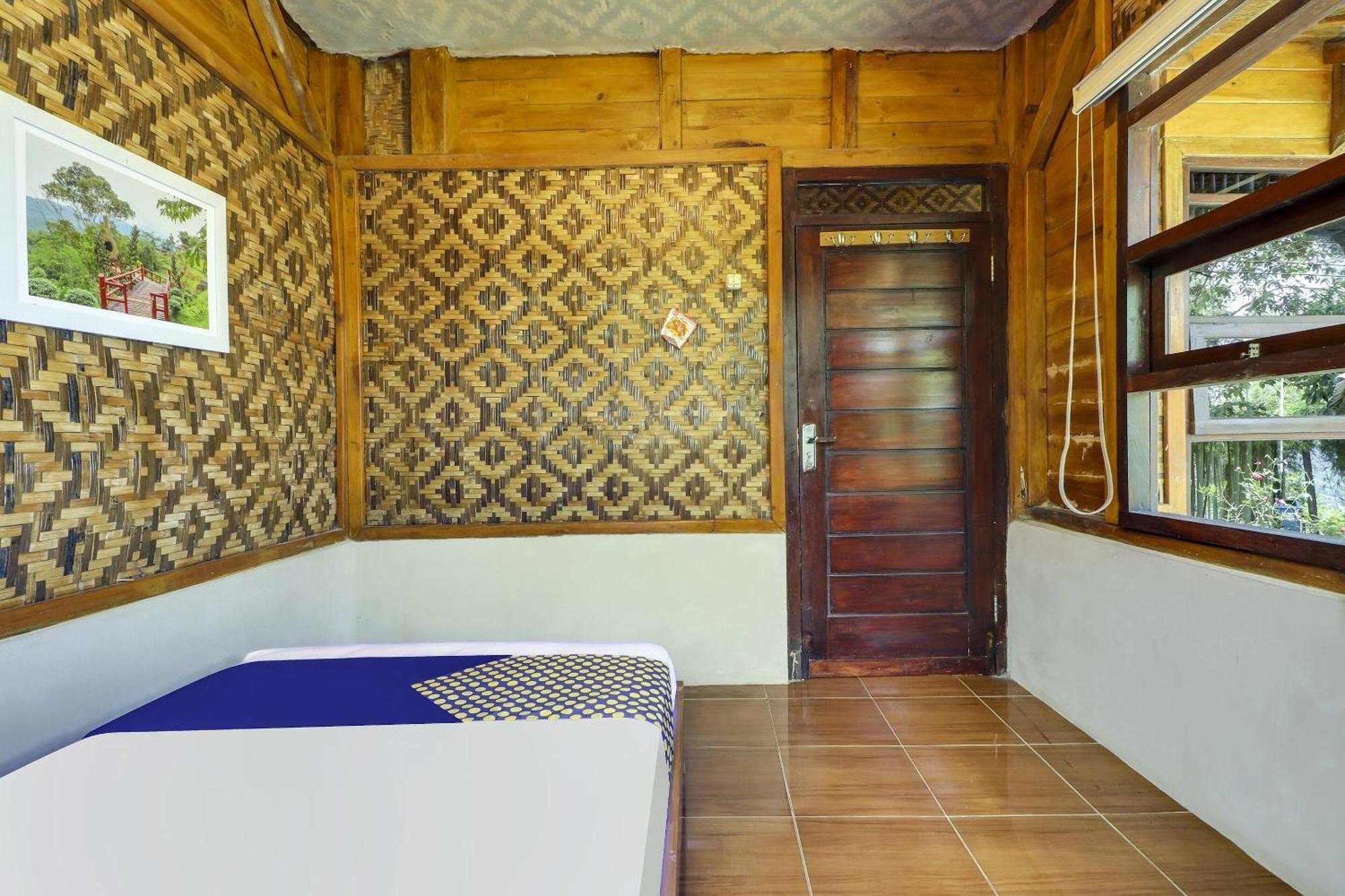 Oyo Homes 90956 Desa Wisata Guranteng Pendjalu Экстерьер фото