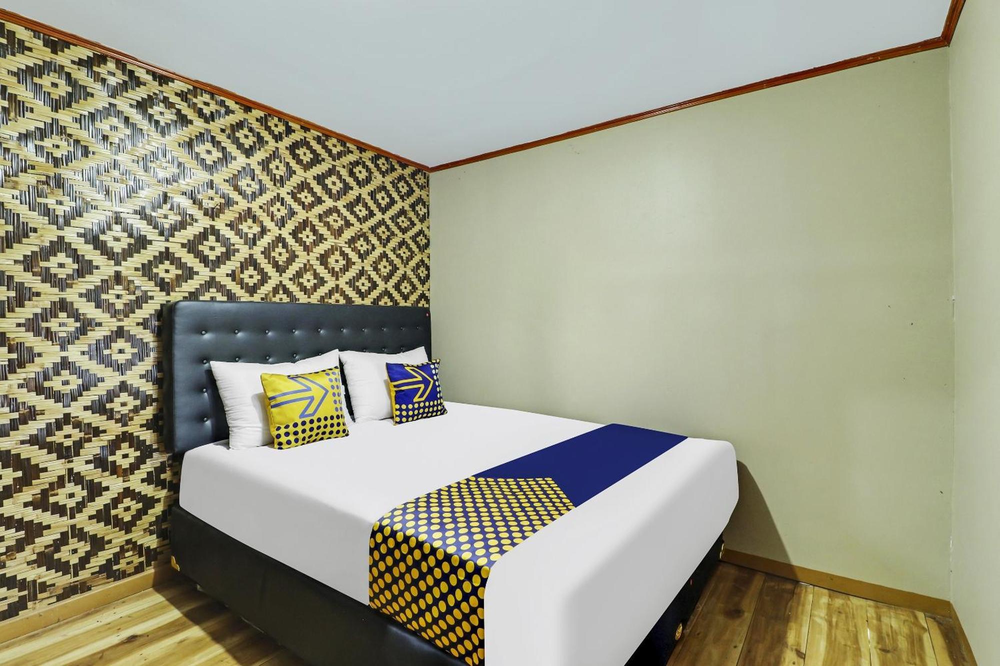 Oyo Homes 90956 Desa Wisata Guranteng Pendjalu Экстерьер фото