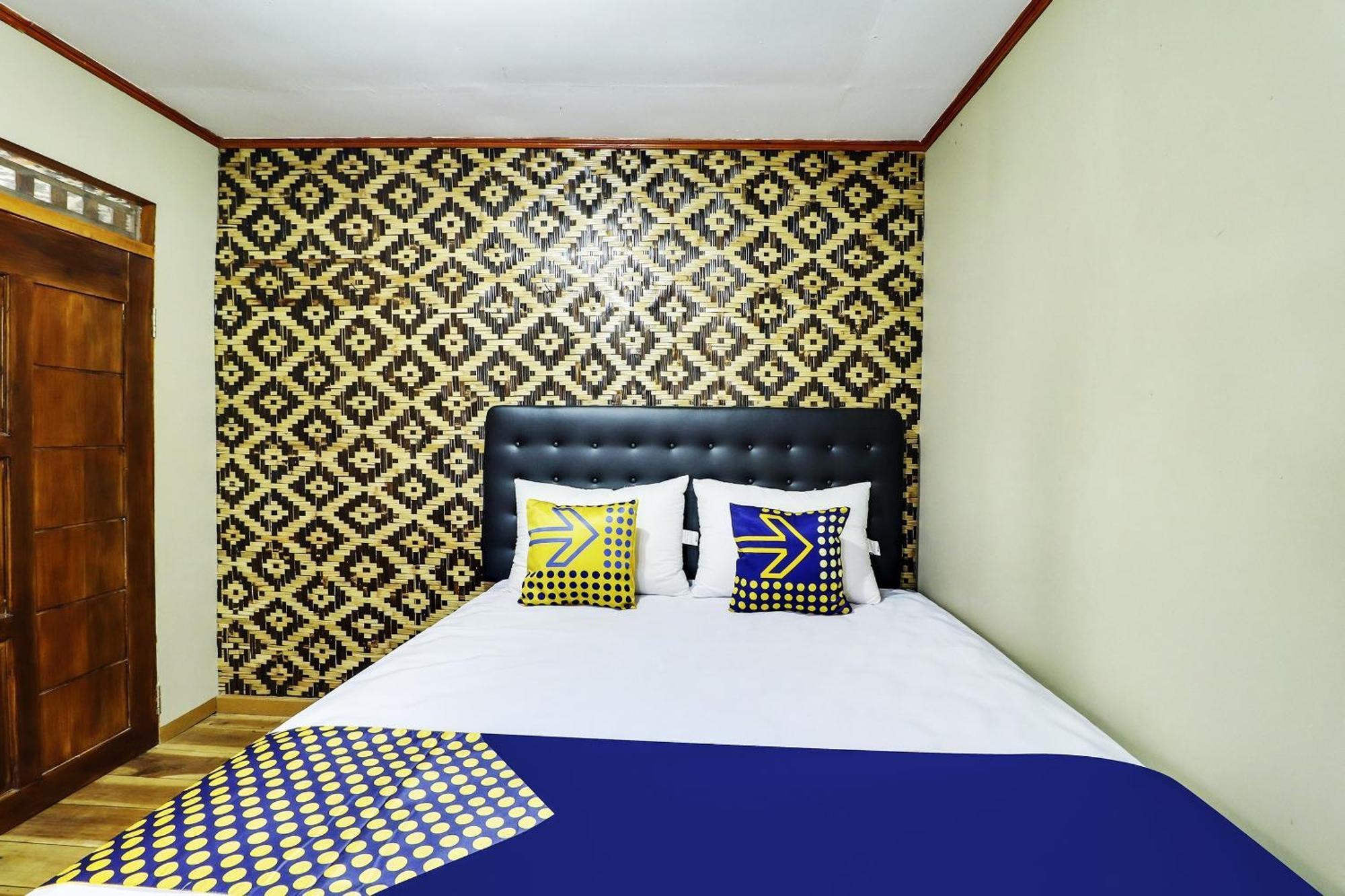 Oyo Homes 90956 Desa Wisata Guranteng Pendjalu Экстерьер фото