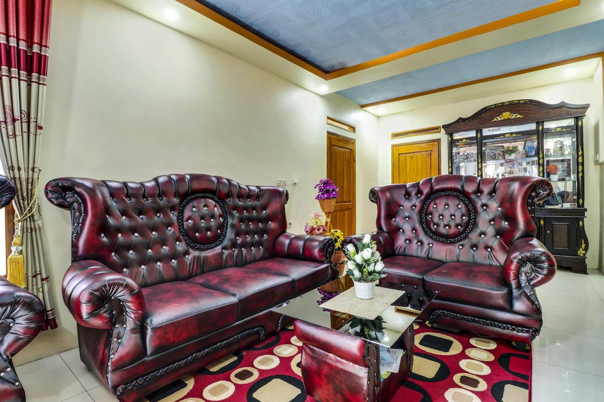 Oyo Homes 90956 Desa Wisata Guranteng Pendjalu Экстерьер фото