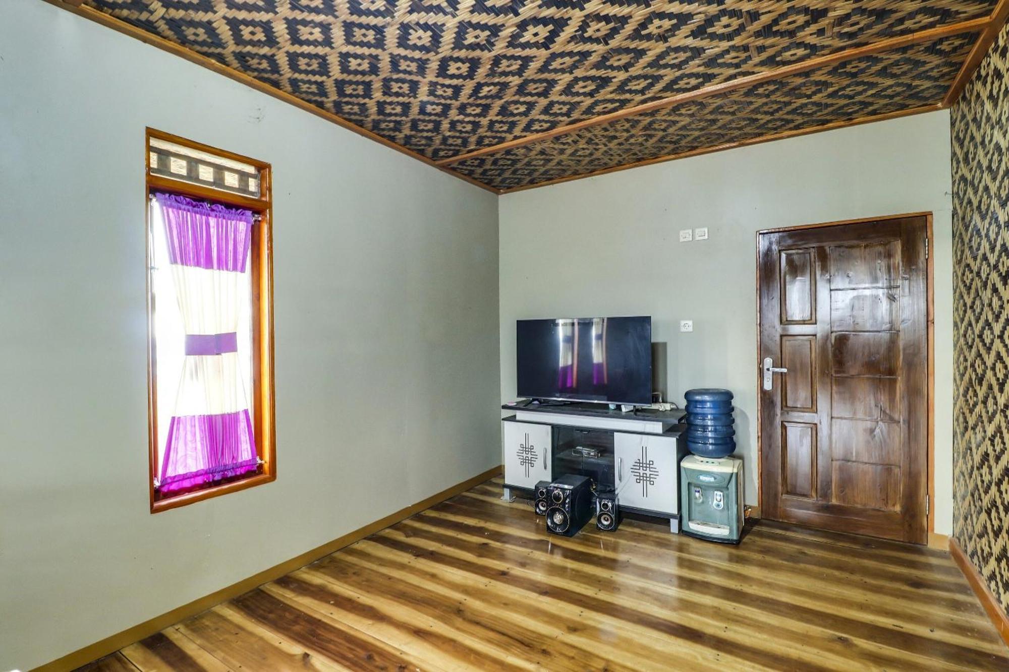 Oyo Homes 90956 Desa Wisata Guranteng Pendjalu Экстерьер фото